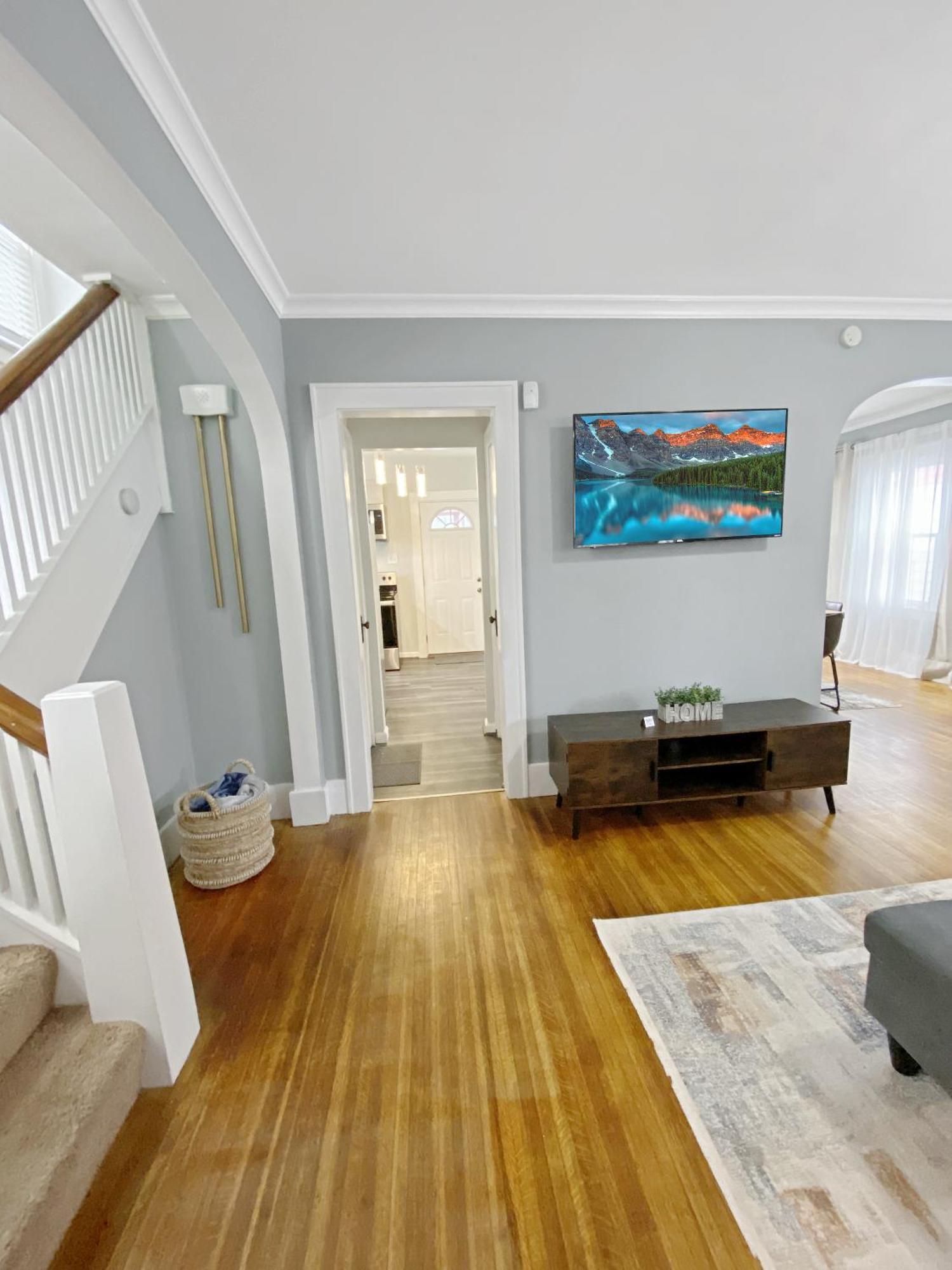 Lux 3Br, Steps From Airport, U Of R & Grocery Stores Рочестер Экстерьер фото