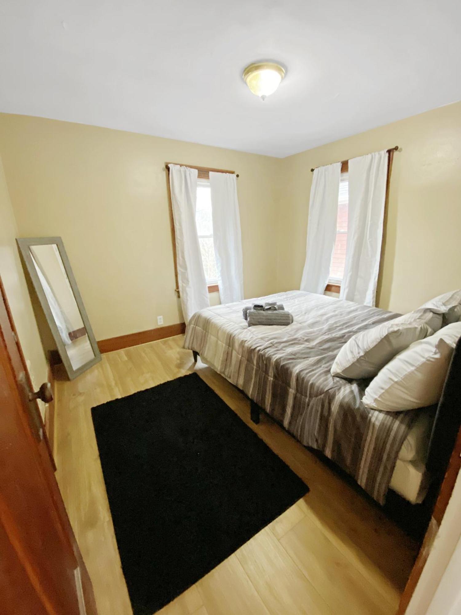 Lux 3Br, Steps From Airport, U Of R & Grocery Stores Рочестер Экстерьер фото